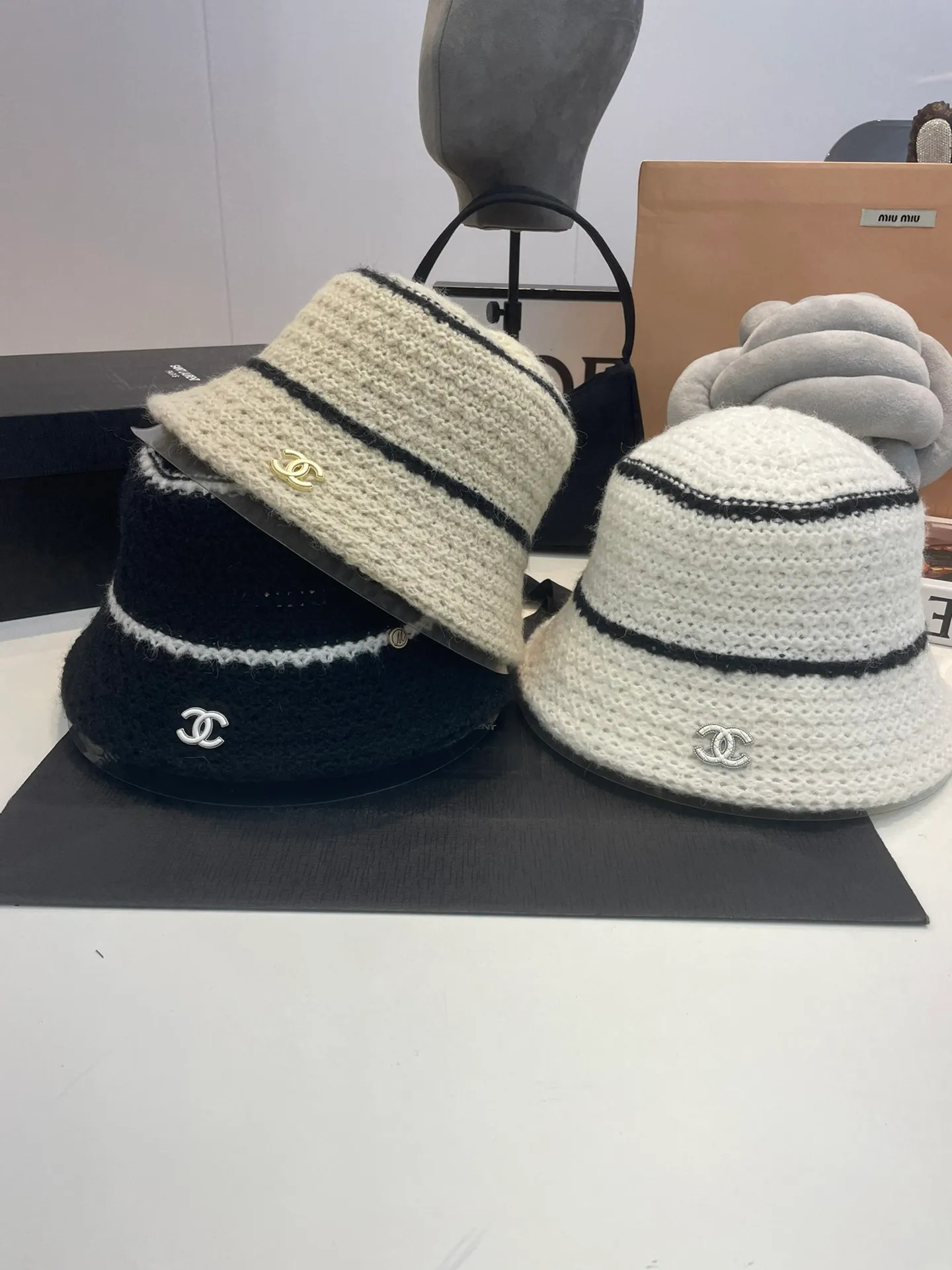 P60 Chanel Chanel new autumn and winter hand-held bucket hat, fairy level, super versatile, head circumference 57cm