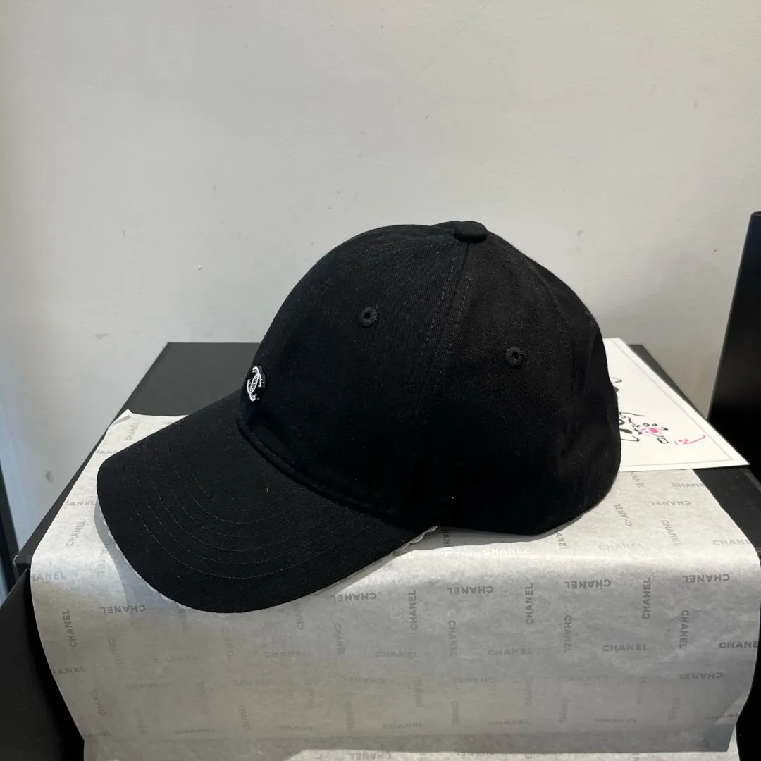 💰80¥ Chanel new peaked cap