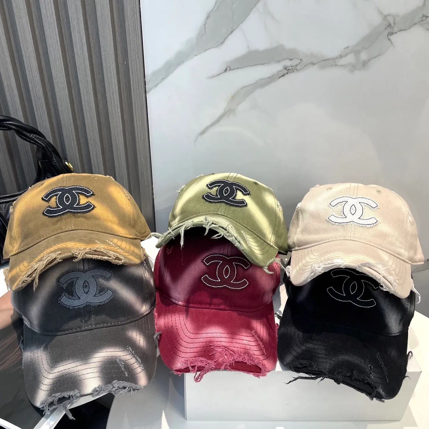 P80 CHANEL [Chanel] New simple logo baseball cap, new model shipped, big brand style is super easy to match, hurry up and get it!