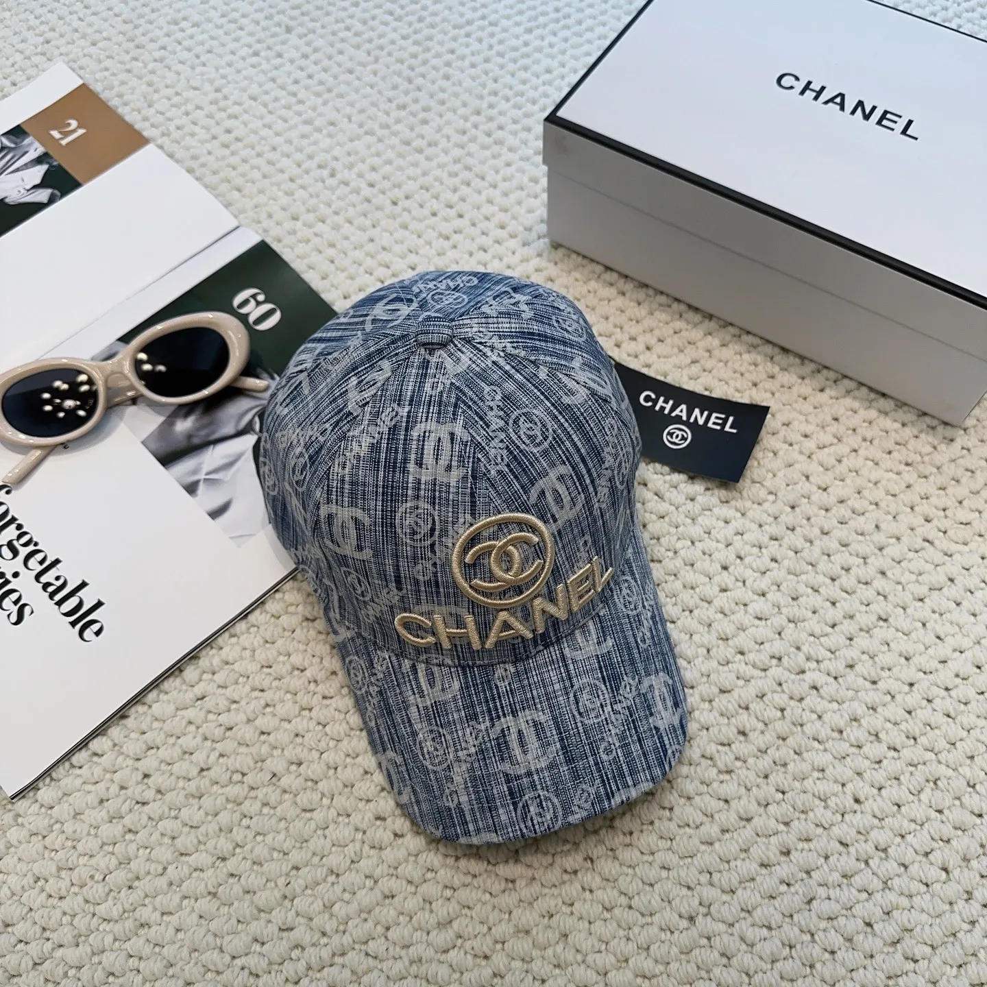 P60 CHA Chanel] New simple embroidered logo bucket hat 🧢 New model shipped, big brand style is super easy to match, hurry up and get it