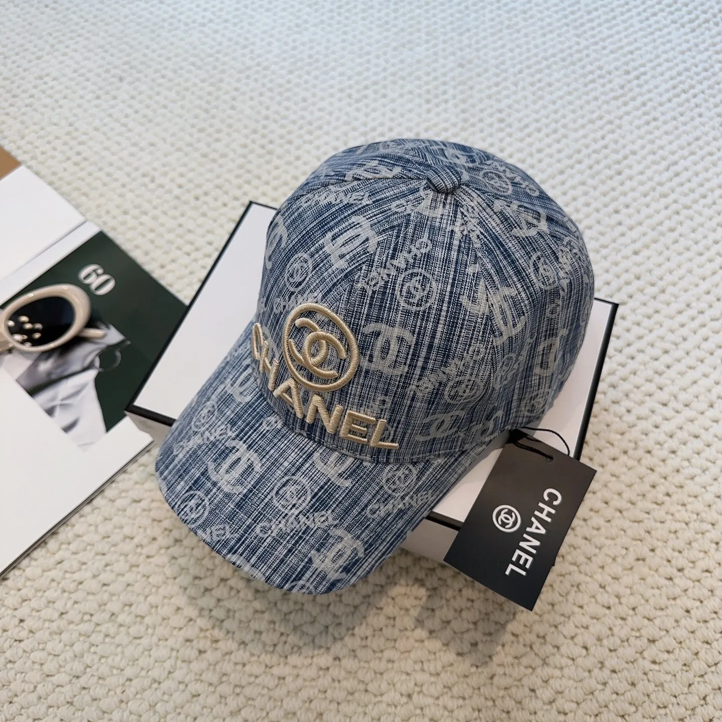 P60 CHA Chanel] New simple embroidered logo bucket hat 🧢 New model shipped, big brand style is super easy to match, hurry up and get it