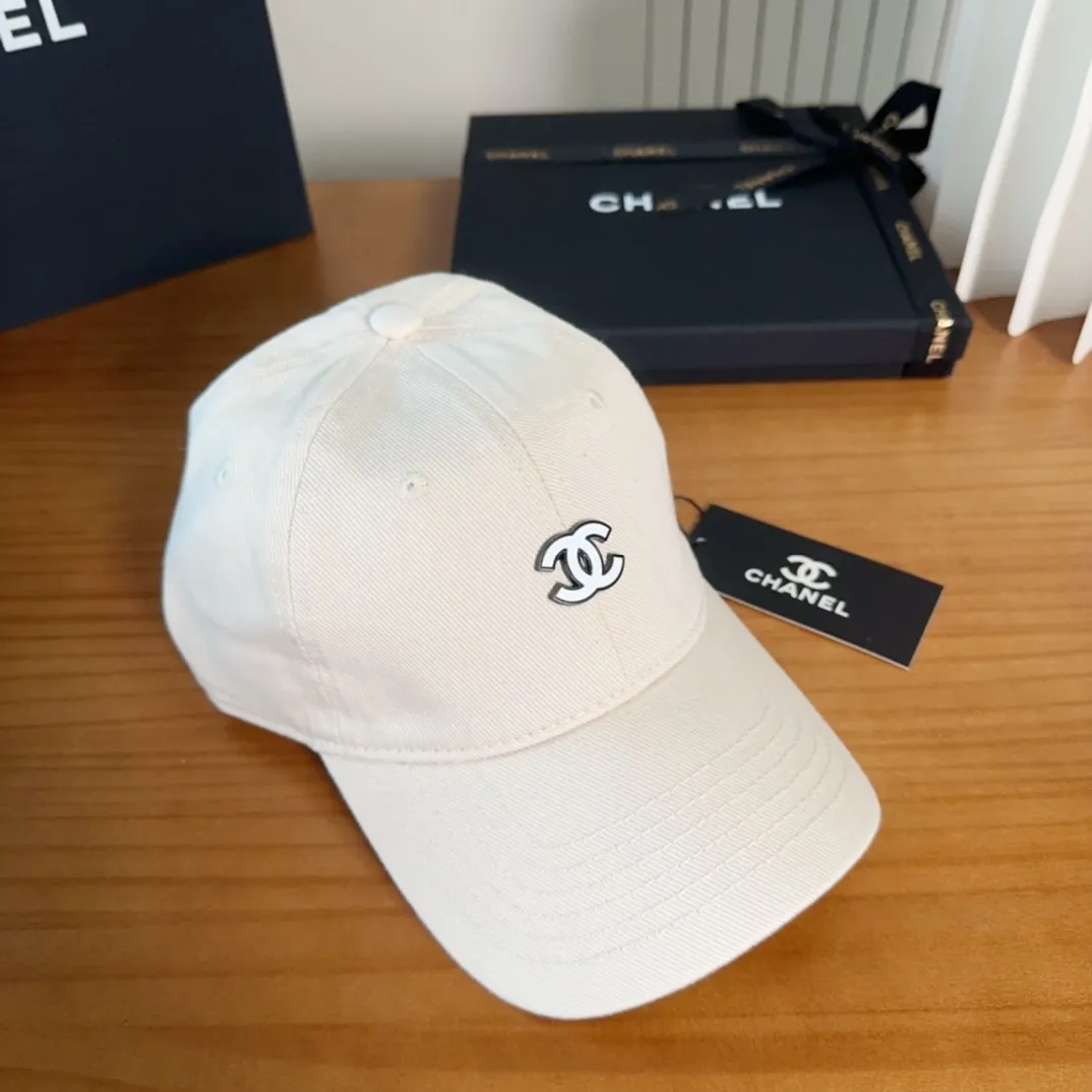 💰60 Chanel CHANEL new hard-top baseball cap, Xiaoxiang logo is classic and simple, fashionable and casual design, popular new product