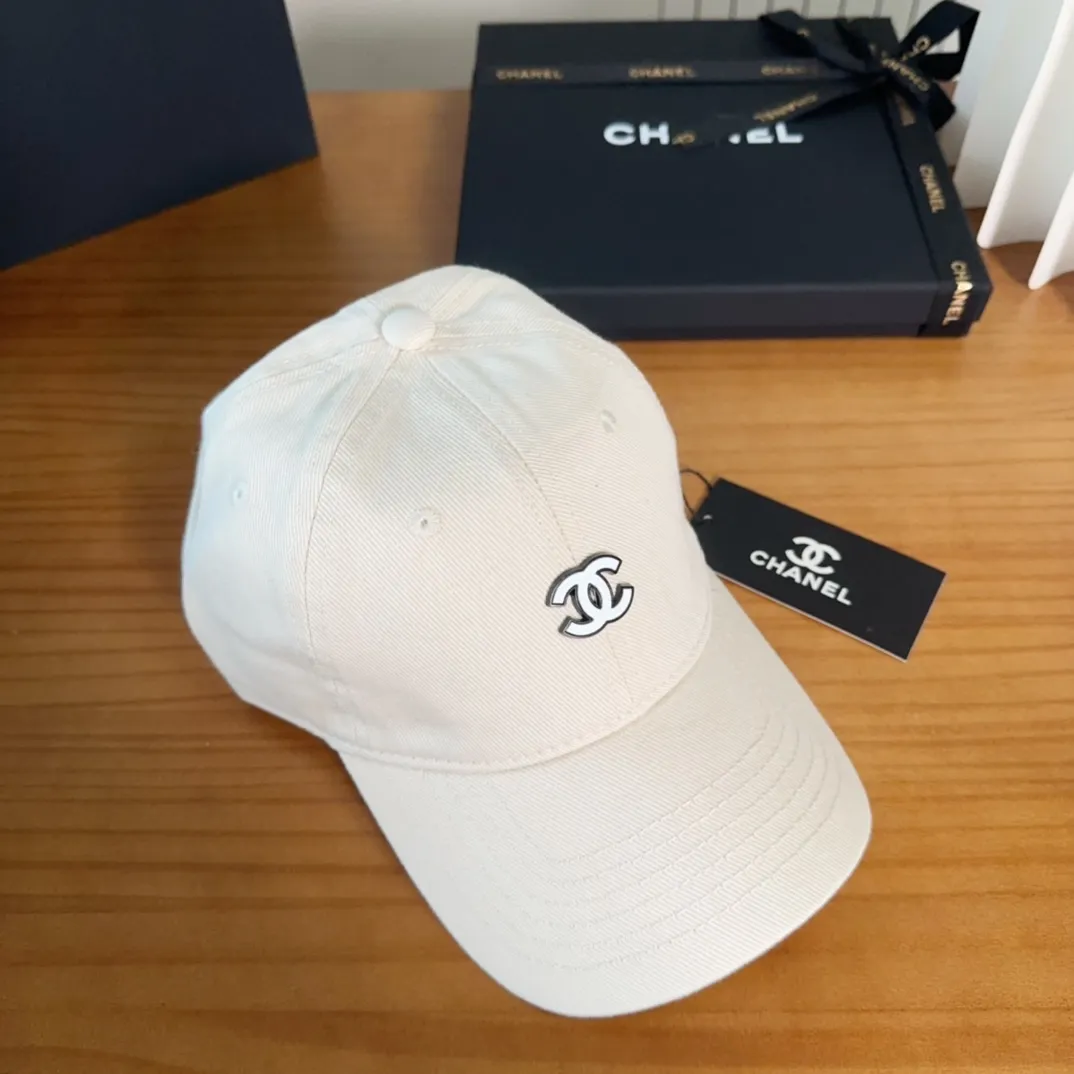💰60 Chanel CHANEL new hard-top baseball cap, Xiaoxiang logo is classic and simple, fashionable and casual design, popular new product