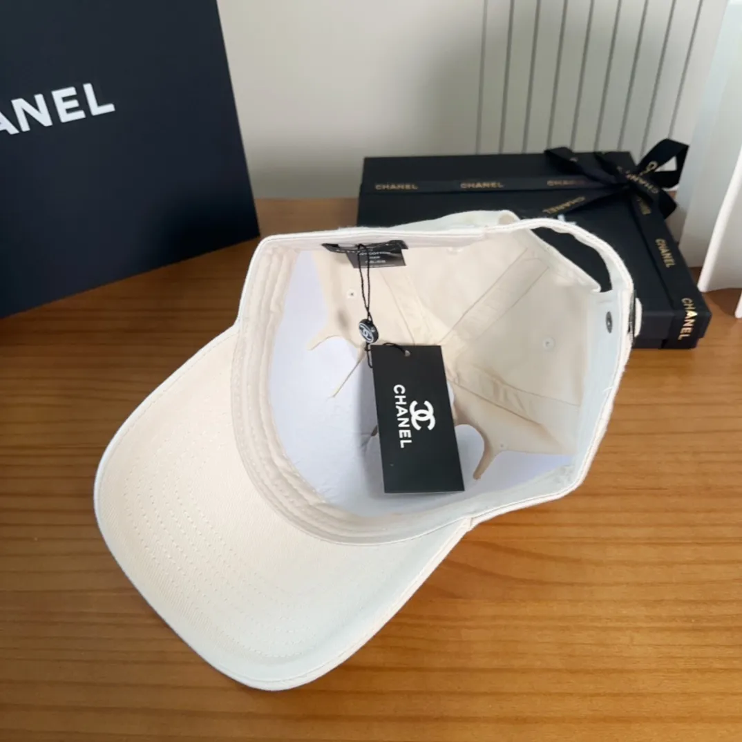 💰60 Chanel CHANEL new hard-top baseball cap, Xiaoxiang logo is classic and simple, fashionable and casual design, popular new product