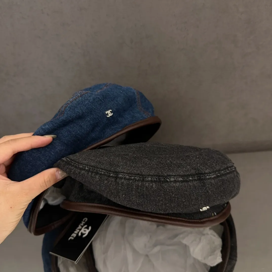 💰80 CHANEL Chanel new style 🆕denim blue retro style beret 🔸 Take it out for holiday travel and it will be beautiful❕ Second-hand style. This kind of hat is not easy to match 😬 Ready stock