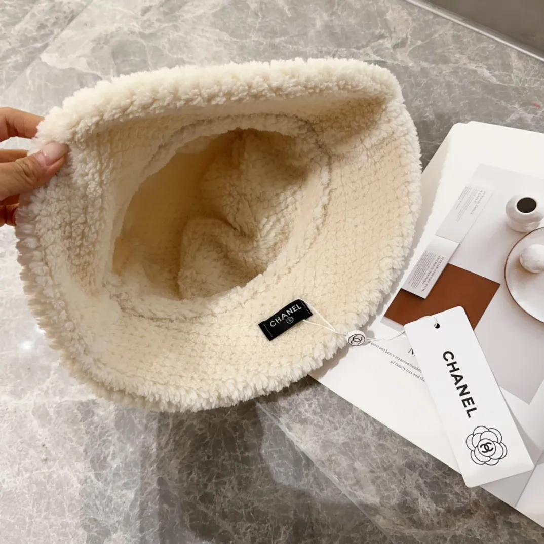 P56 Chanel double-sided rhombus plush fisherman hat autumn and winter super thick basin hat with super good quality