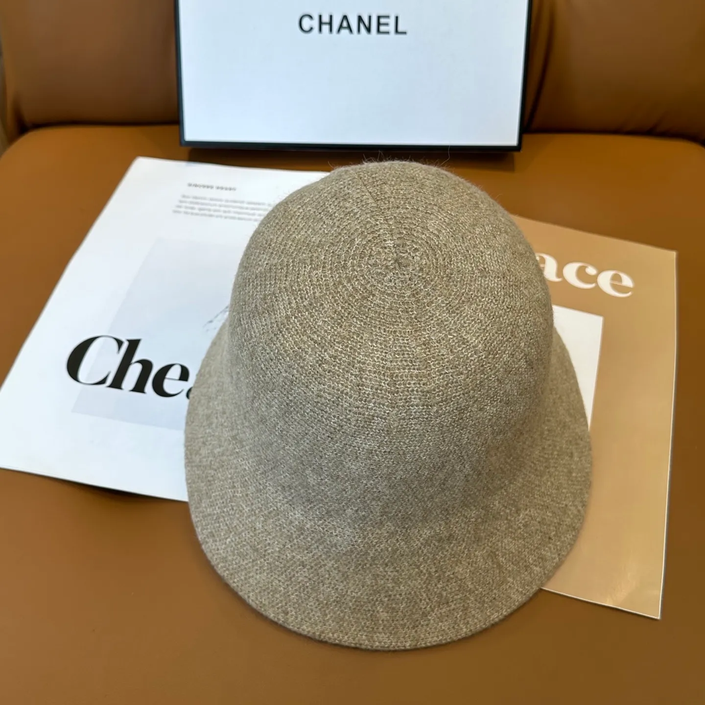 P66💛 Comes with dust bag [CHA Chanel] 2025 autumn and winter new style small fragrance cashmere bucket hat, 🔆Versatile everyday style ~ a must-have for going out on the street
