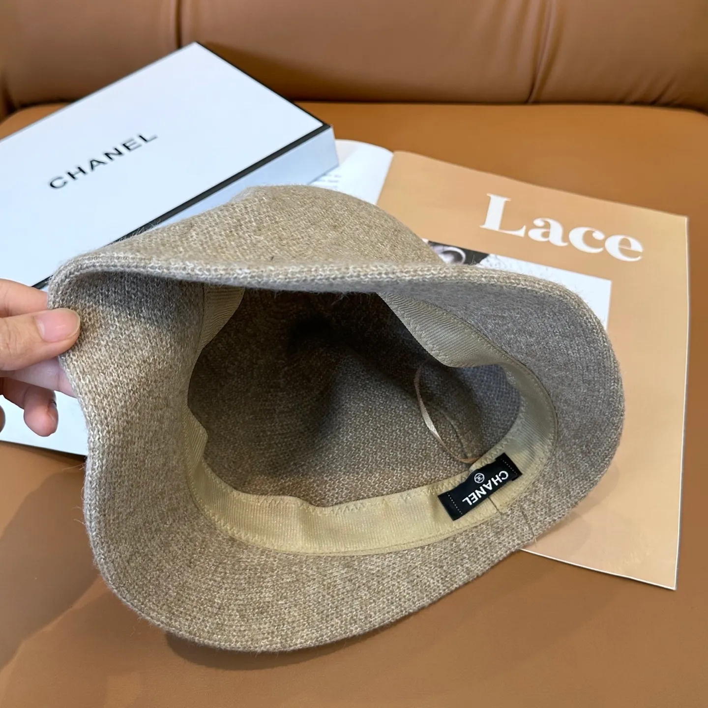 P66💛 Comes with dust bag [CHA Chanel] 2025 autumn and winter new style small fragrance cashmere bucket hat, 🔆Versatile everyday style ~ a must-have for going out on the street
