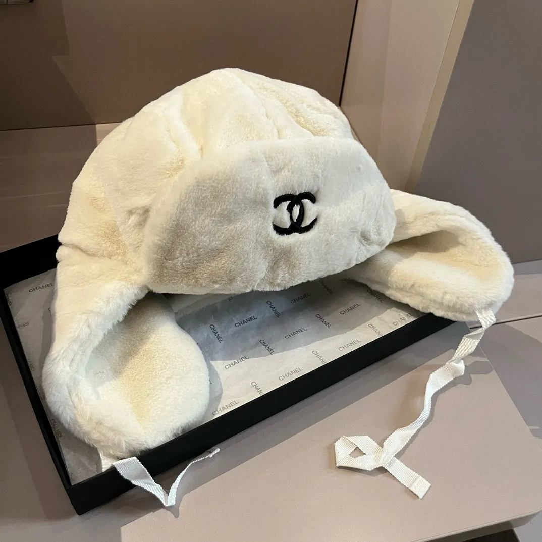 P70 high version thickened rabbit fur Chanel new autumn and winter ear protection hat, rabbit fur cold hat, official model