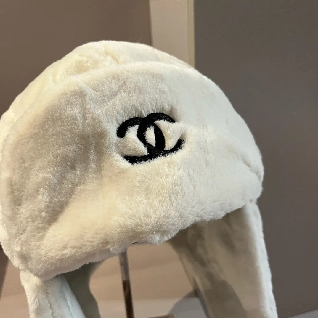 P70 high version thickened rabbit fur Chanel new autumn and winter ear protection hat, rabbit fur cold hat, official model
