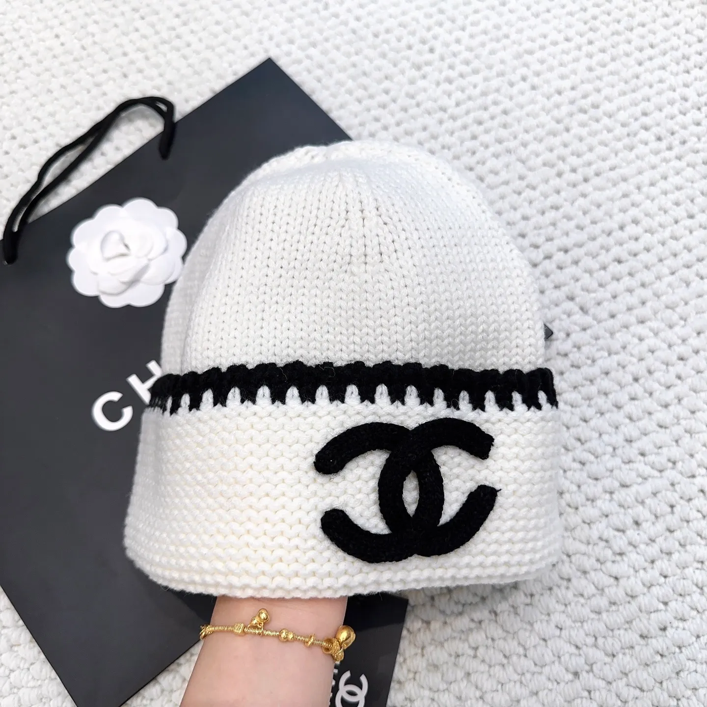 P70 Chanel official website quality Chanel autumn and winter woolen hat recommended by Internet celebrity fashion bloggers, Xiaohongshu's popular style, super soft and comfortable knitted hat with excellent elasticity!