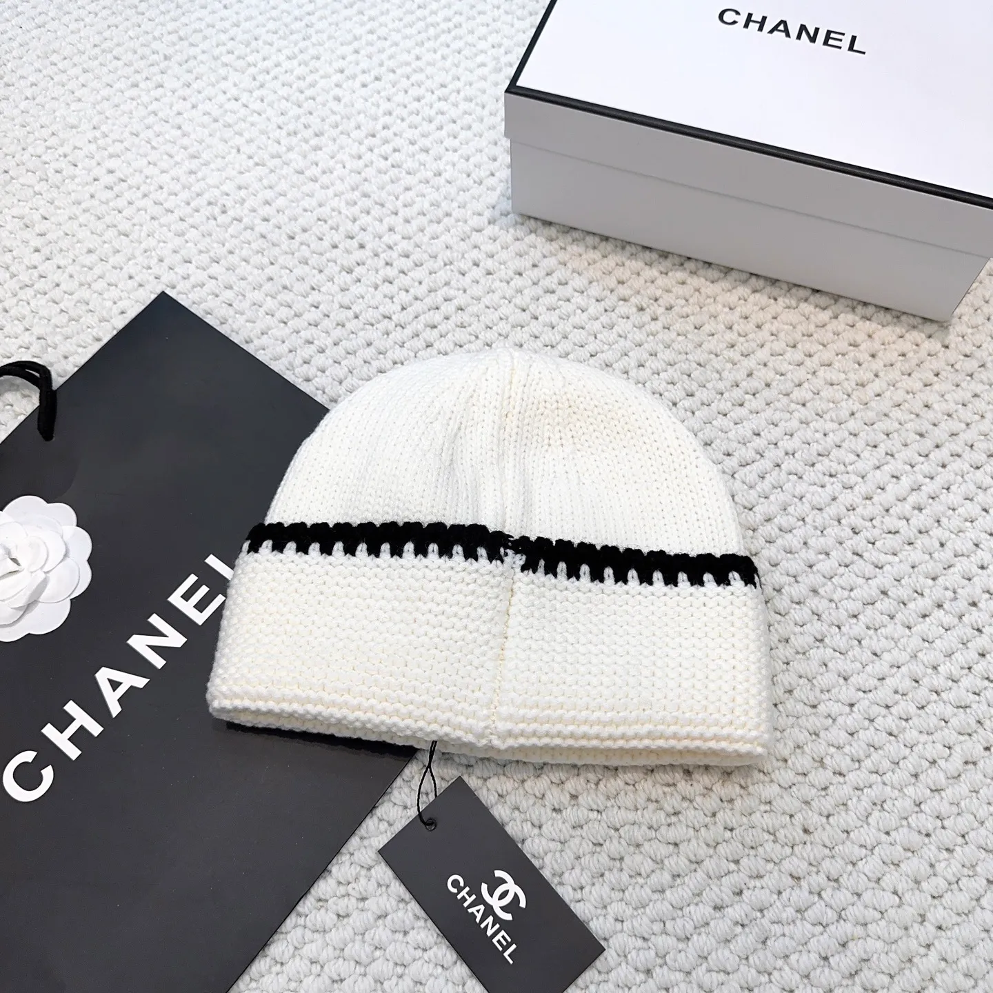 P70 Chanel official website quality Chanel autumn and winter woolen hat recommended by Internet celebrity fashion bloggers, Xiaohongshu's popular style, super soft and comfortable knitted hat with excellent elasticity!