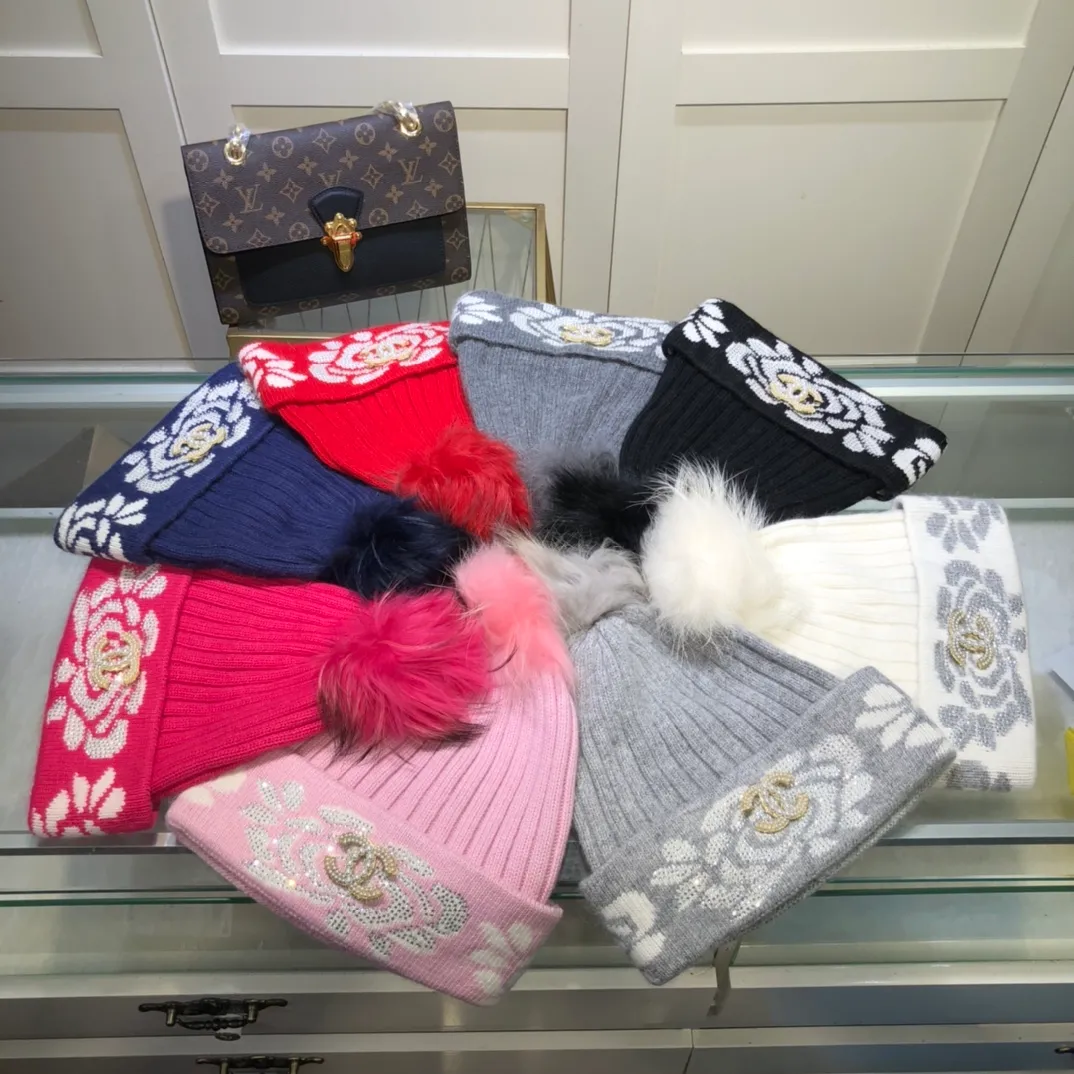 P110 comes with dust bag. CHANEL🎩cashmere wool quality knitted hat, real fox ball with fine diamond hardware, high fashion, good quality, high-end atmosphere, super soft! Super hot💖The texture is great and it’s great to match when out on the street! Fashion trends! A must-have item for autumn and winter, get it now!