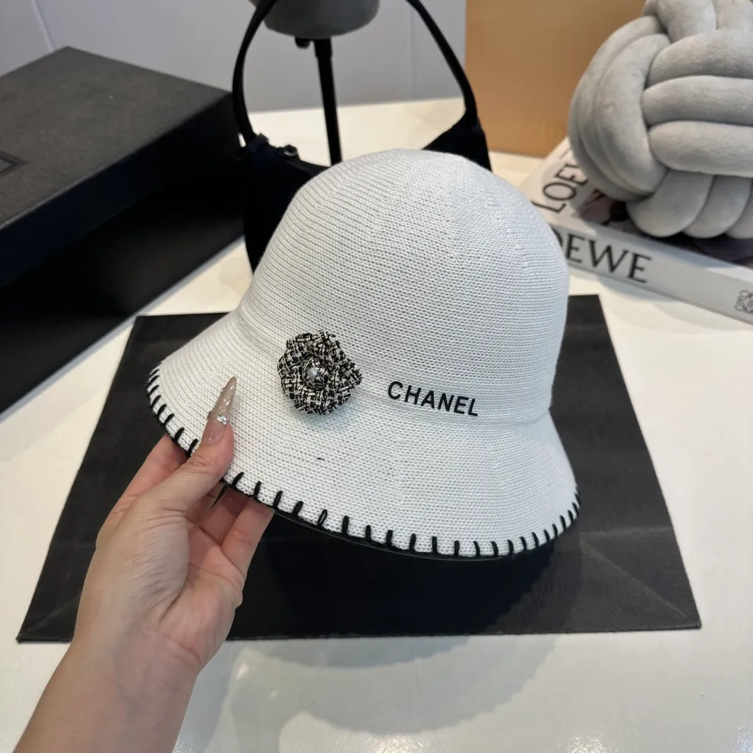 P70 CHANEL Chanel's new camellia fisherman hat🧢The details are exquisite and the workmanship is exquisite