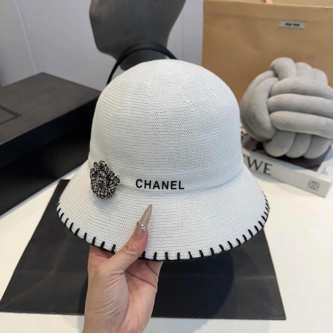 P70 CHANEL Chanel's new camellia fisherman hat🧢The details are exquisite and the workmanship is exquisite