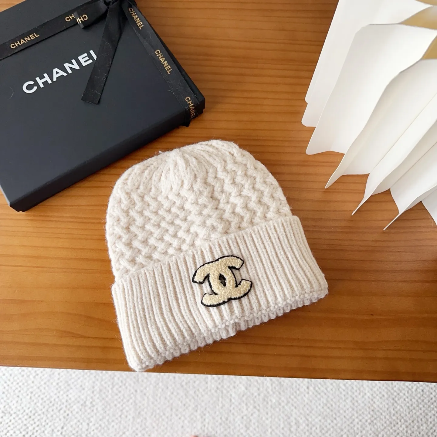 💰60 Chanel official website releases CHANEL small and popular knitted hat! Xiaohongshu’s new product is released, it’s so 🉑️, high-elastic fabric, classic colors, same style for men and women.