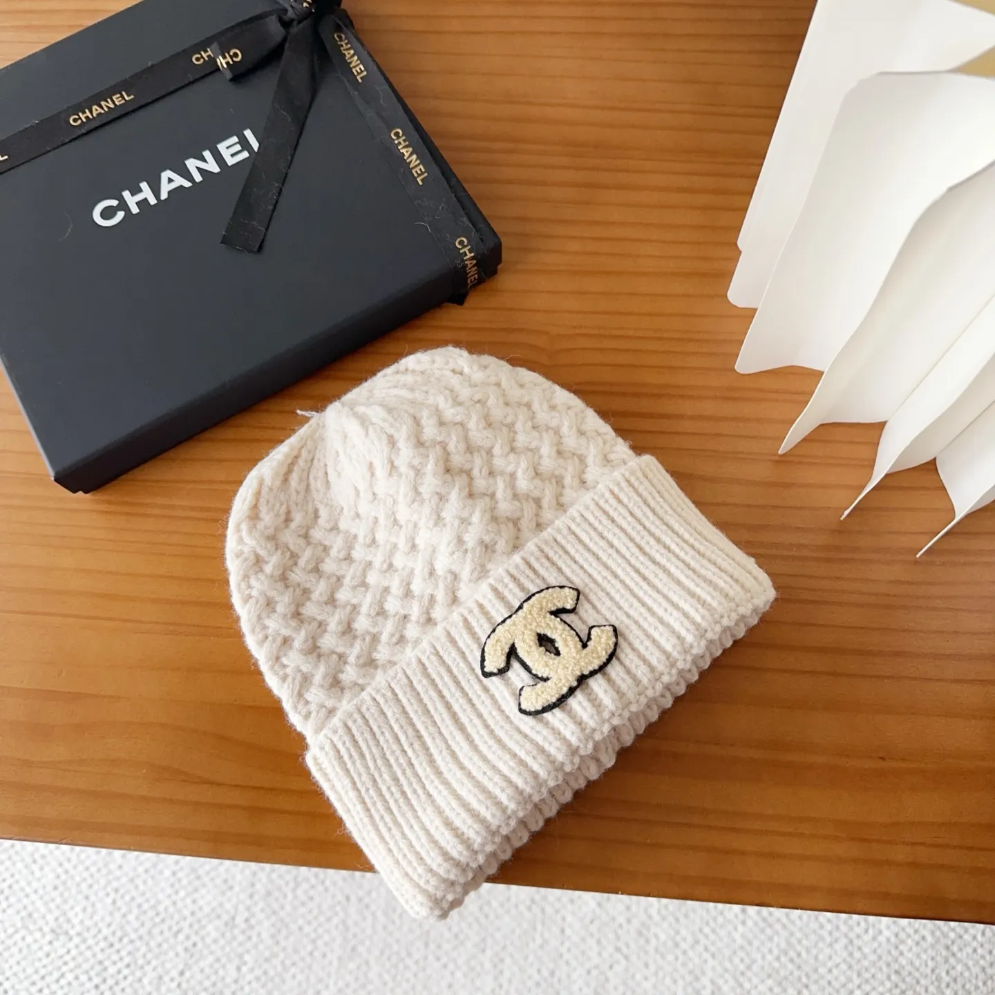 💰60 Chanel official website releases CHANEL small and popular knitted hat! Xiaohongshu’s new product is released, it’s so 🉑️, high-elastic fabric, classic colors, same style for men and women.