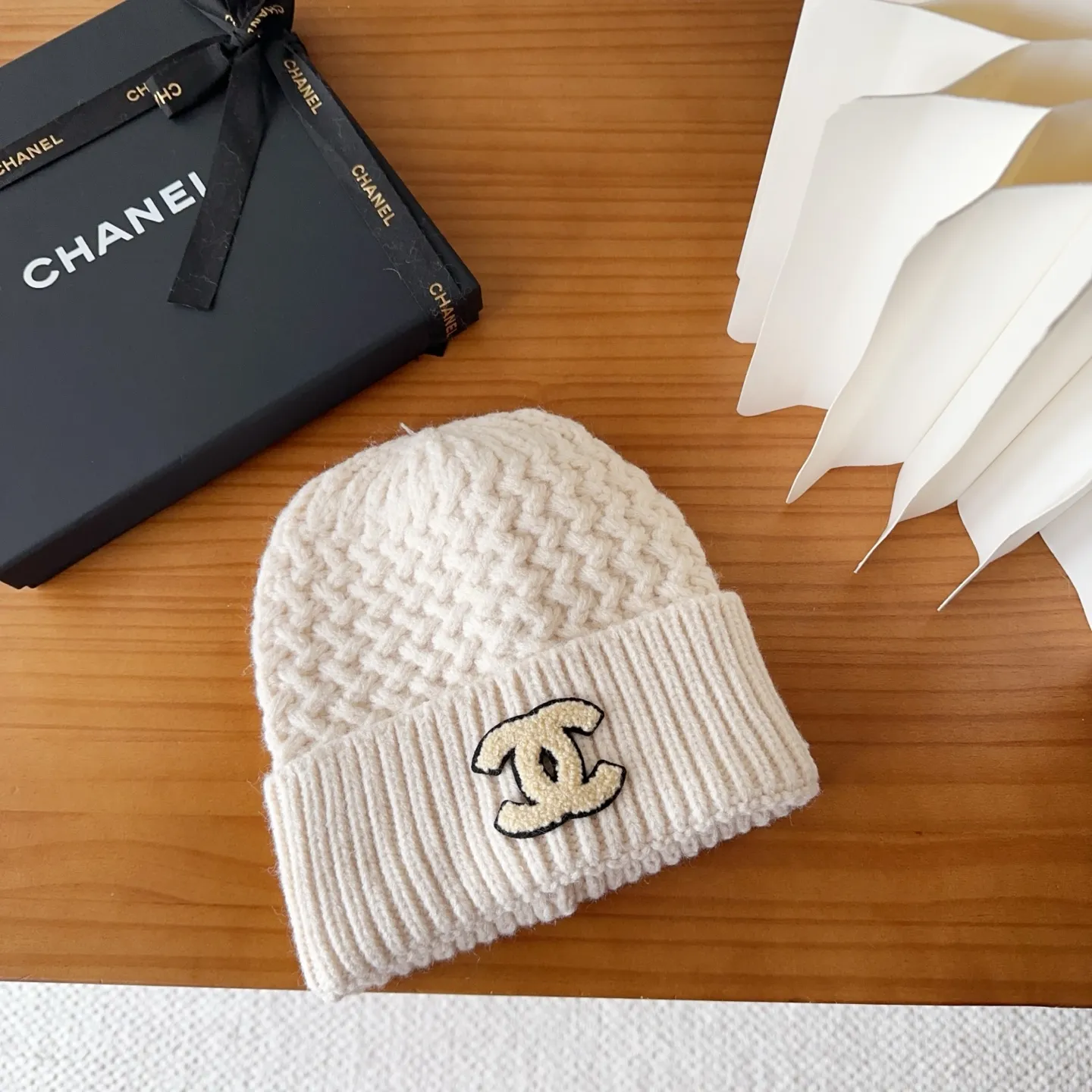 💰60 Chanel official website releases CHANEL small and popular knitted hat! Xiaohongshu’s new product is released, it’s so 🉑️, high-elastic fabric, classic colors, same style for men and women.