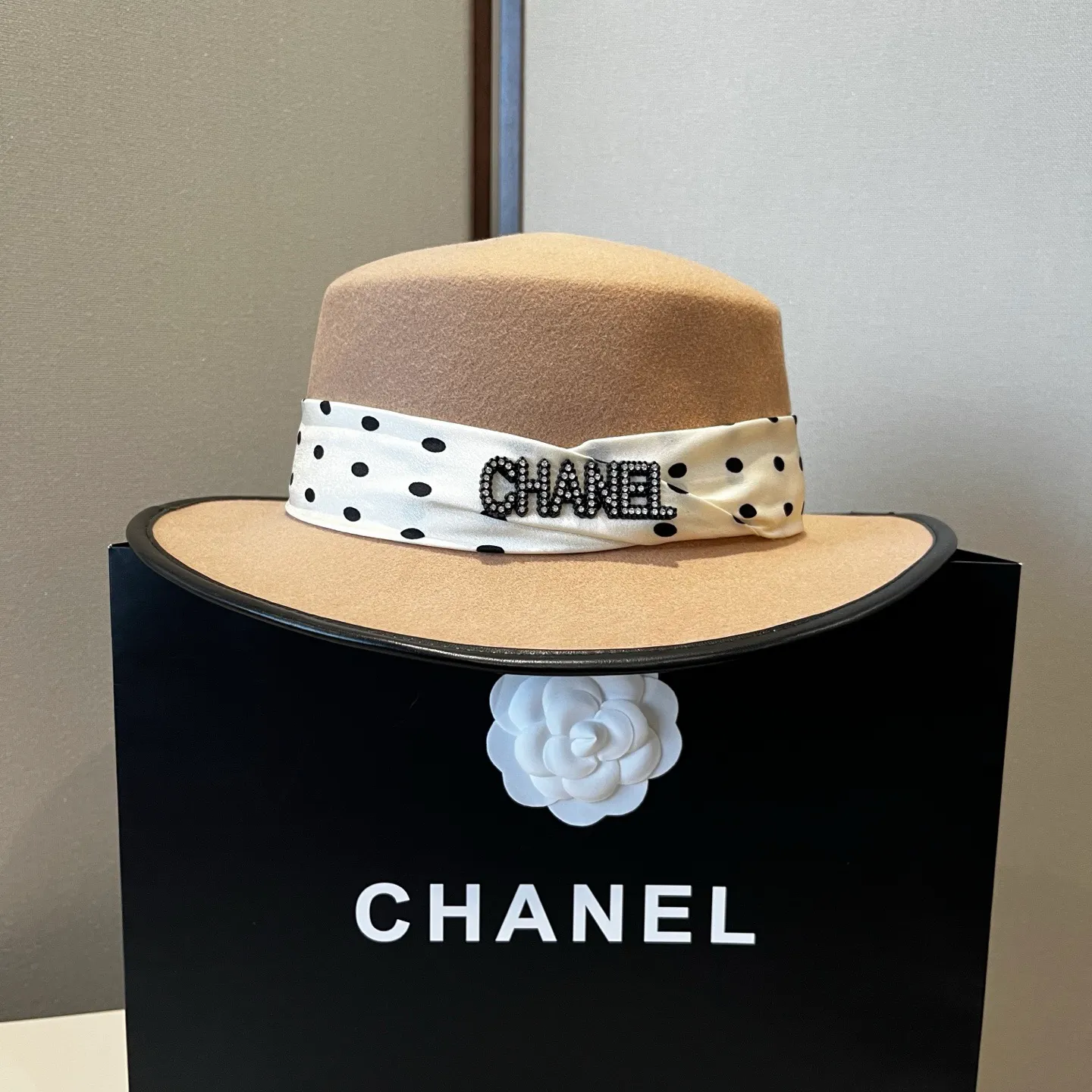 💰190¥ Chanel new wool top hat, flat top hat, 100% wool fabric 🦙%, head circumference 57cm