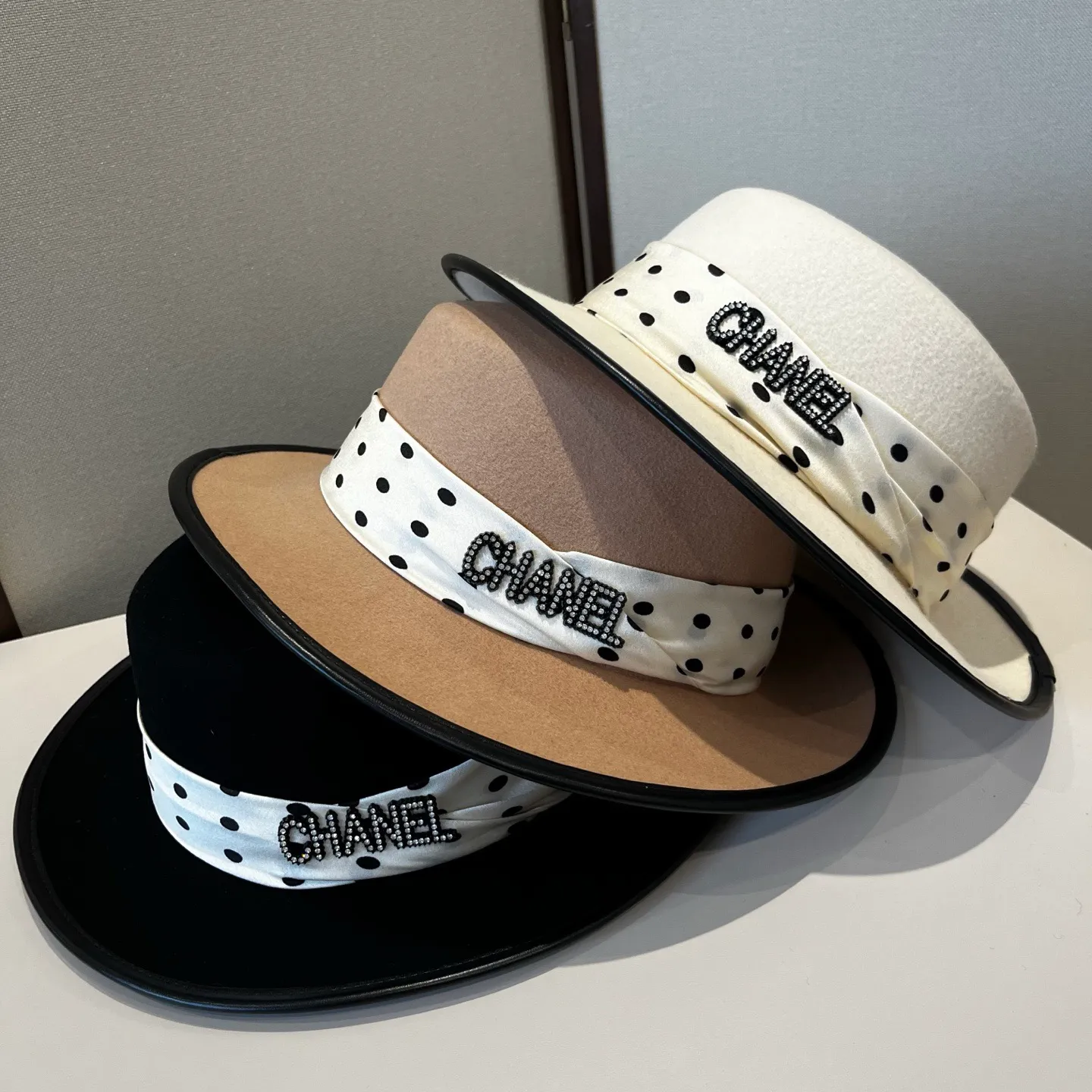 💰190¥ Chanel new wool top hat, flat top hat, 100% wool fabric 🦙%, head circumference 57cm