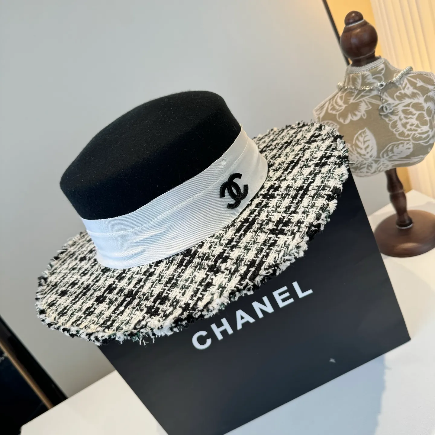 💰190¥ Chanel Chanel classic lady style flat top hat, head circumference 57cm