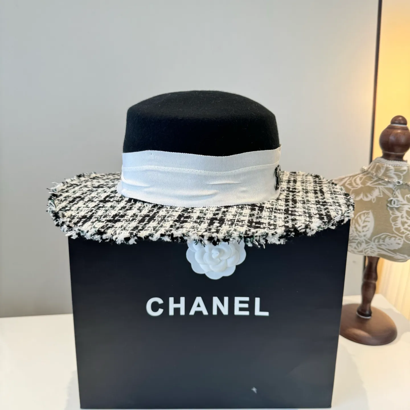 💰190¥ Chanel Chanel classic lady style flat top hat, head circumference 57cm