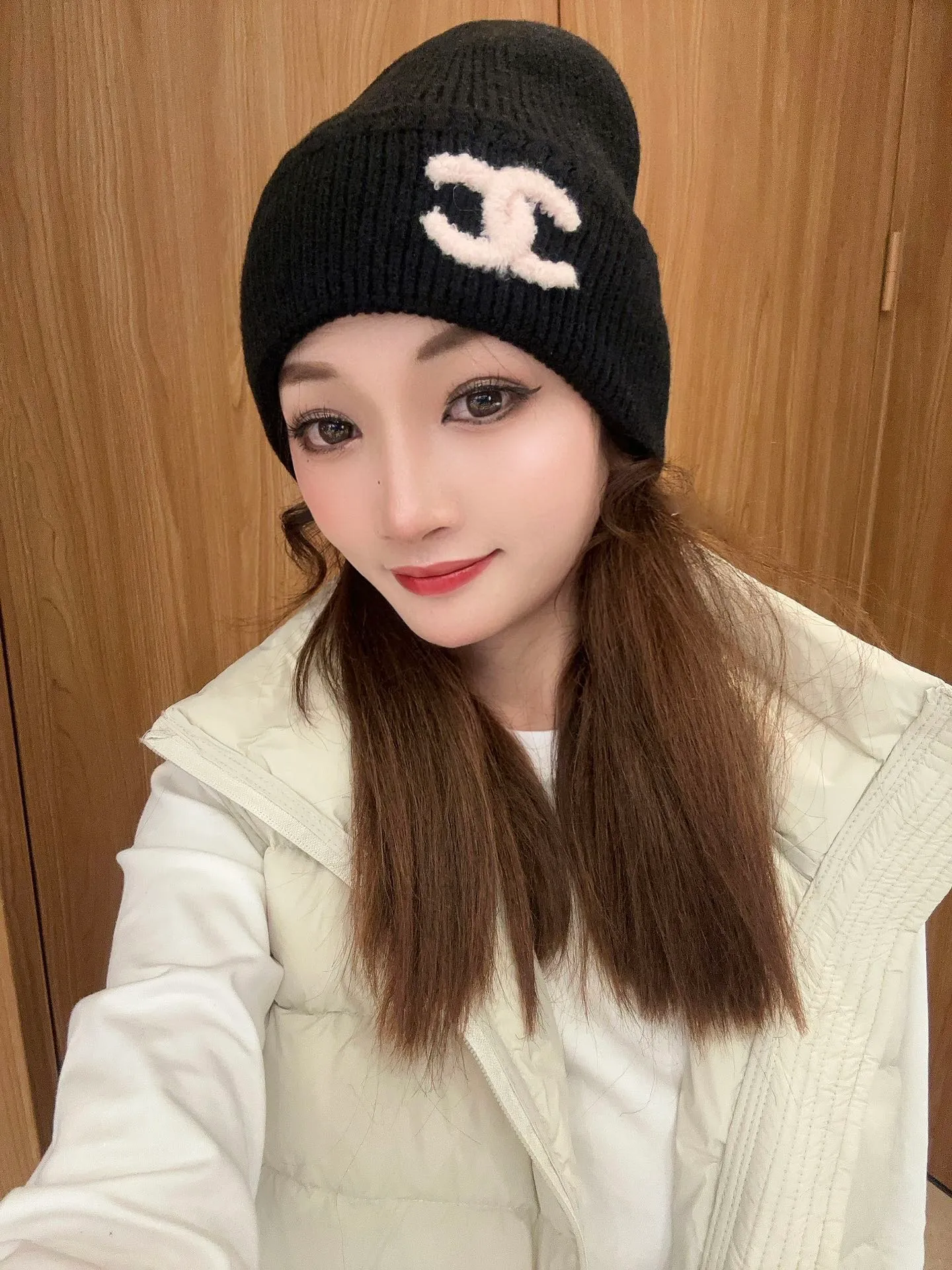 p66💰CHANEL CHANEL, the popular knitted hat from the official website! Xiaohongshu’s new product is released, it’s so 🉑️, high-elastic fabric, classic colors, same style for men and women.