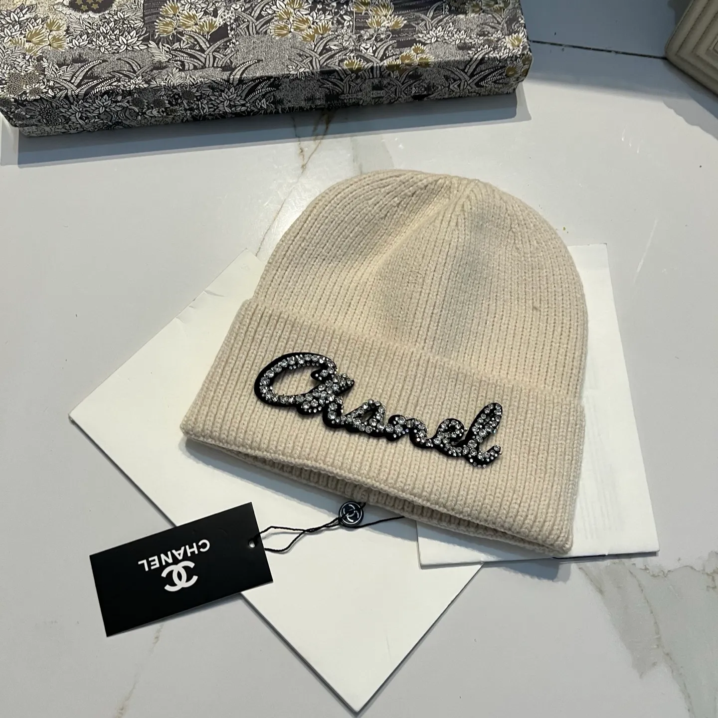 Chanel cashmere knitted hat + scarf