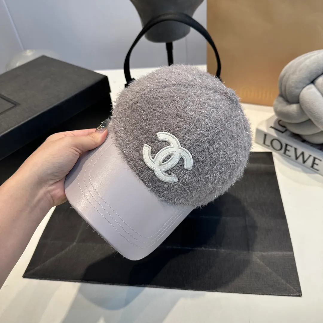P60 Chanel's new autumn and winter classic casual and trendy style simple baseball cap🧢Japanese and Korean style, looks great with any combination! A must-have when traveling