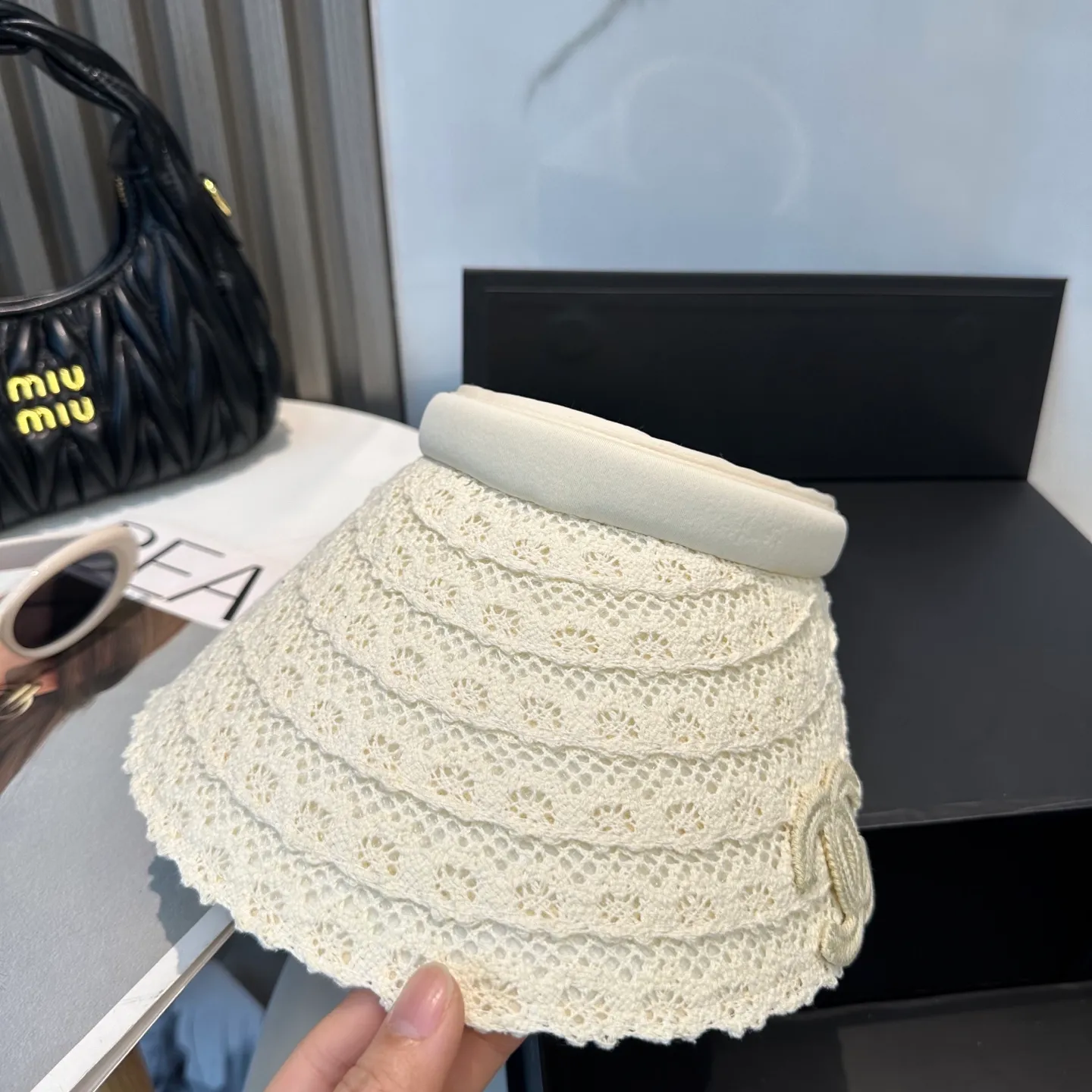 P80💛 Comes with dust bag [CHA Chanel] 2025 new exclusive small fragrant sun hat with empty top headband, 🔆 versatile sun protection ~ a great tool for casual outings and anti-snatching! Love it so much 💕