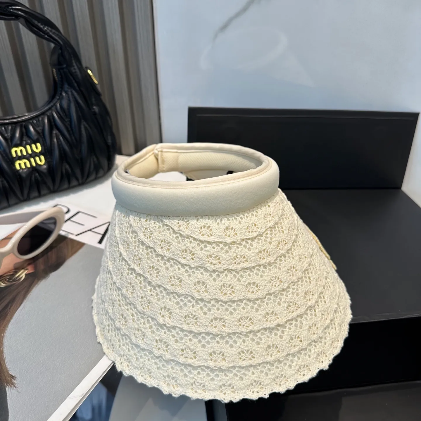 P80💛 Comes with dust bag [CHA Chanel] 2025 new exclusive small fragrant sun hat with empty top headband, 🔆 versatile sun protection ~ a great tool for casual outings and anti-snatching! Love it so much 💕
