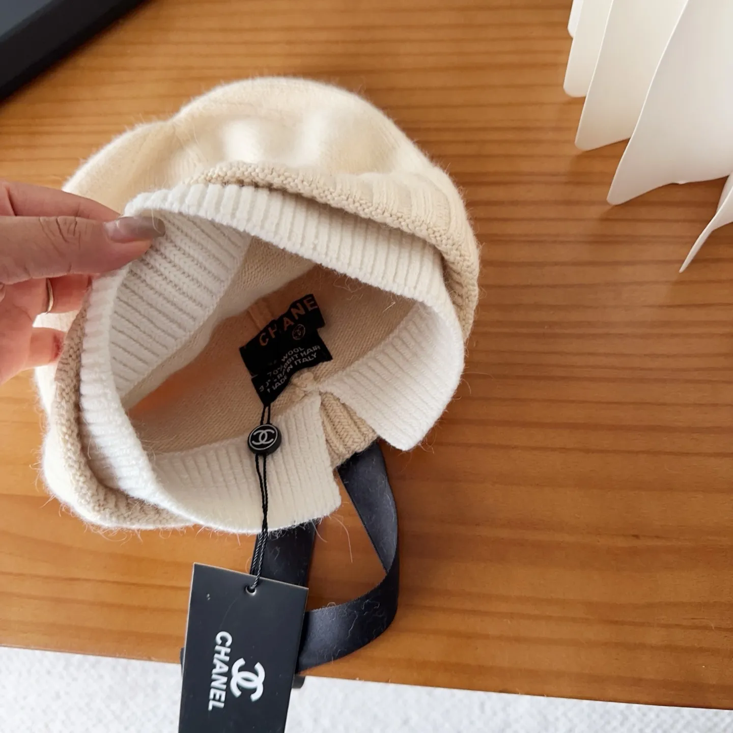 💰84 Chanel official website releases CHANEL small and popular knitted hat! Xiaohongshu’s new product is released, it’s so 🉑️, high-elastic fabric, classic colors, same style for men and women.