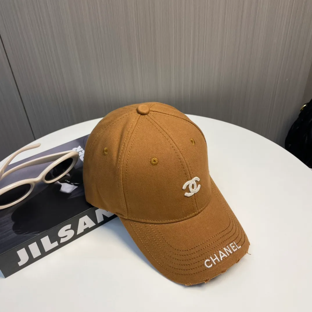P50 CHANEL [Chanel] New simple embroidered logo baseball cap, new model shipped, big brand style is super easy to match, hurry up and get it!