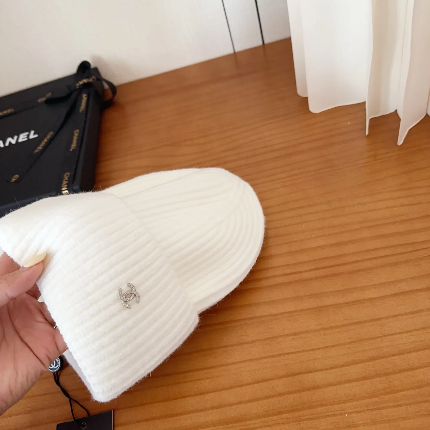💰48 Chanel knitted beanie