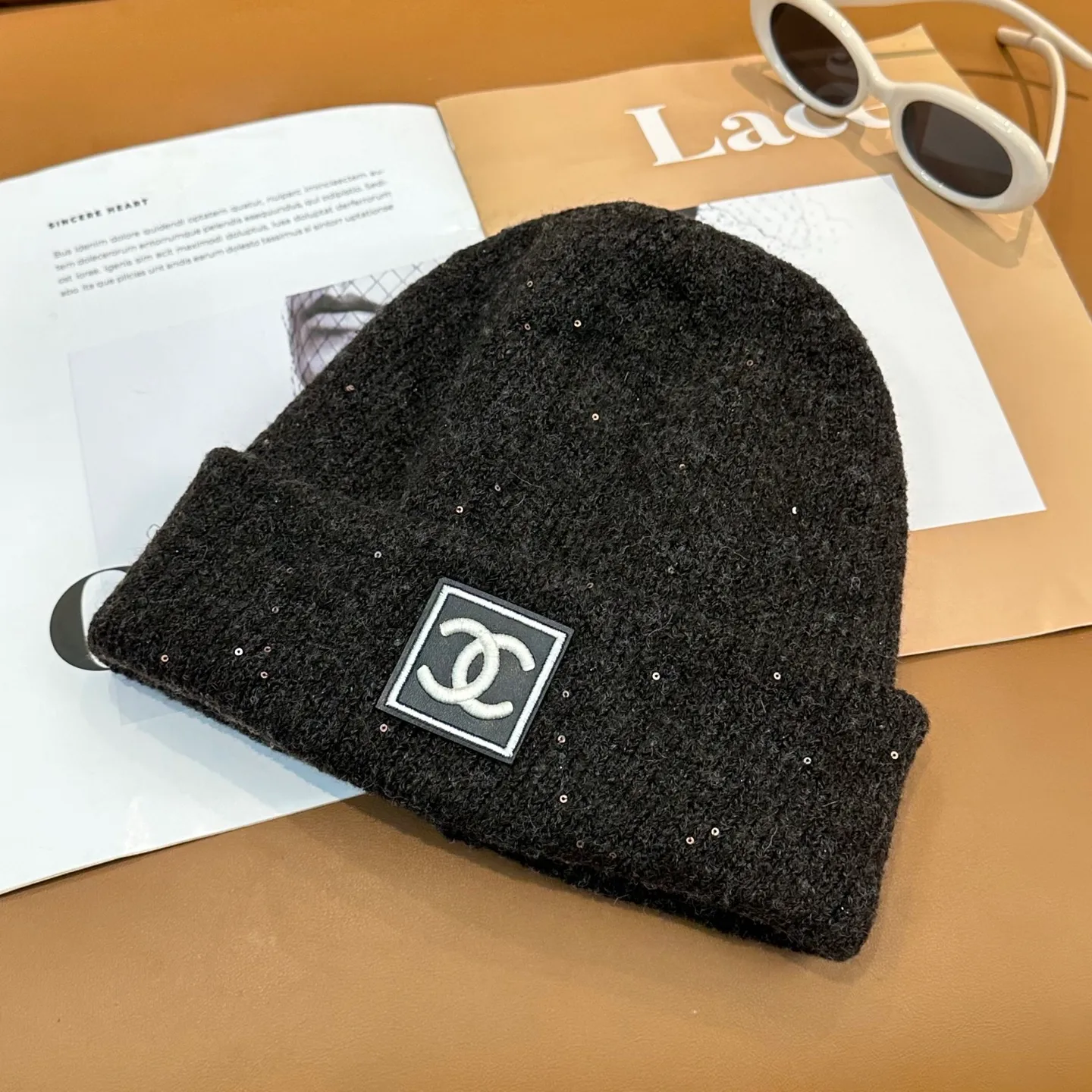 P66 comes with dust bag 🌺 [CHANEL] New knitted hat, Xiaohongshu, the main recommendation of major Internet celebrities! Thicker and warmer, fashionable and popular🌸First-class texture, the best brand for keeping warm in autumn and winter, order now, limited quantity available