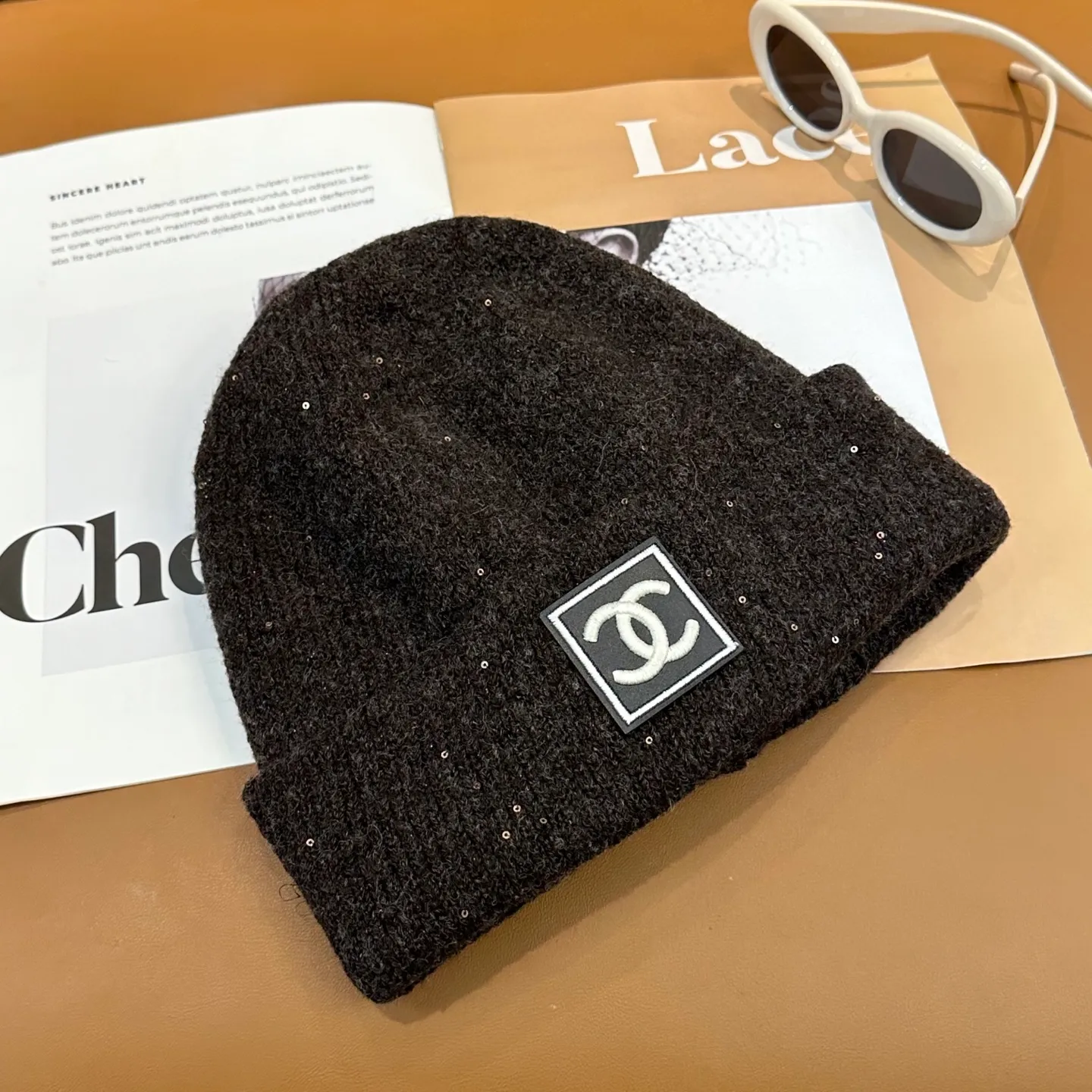 P66 comes with dust bag 🌺 [CHANEL] New knitted hat, Xiaohongshu, the main recommendation of major Internet celebrities! Thicker and warmer, fashionable and popular🌸First-class texture, the best brand for keeping warm in autumn and winter, order now, limited quantity available