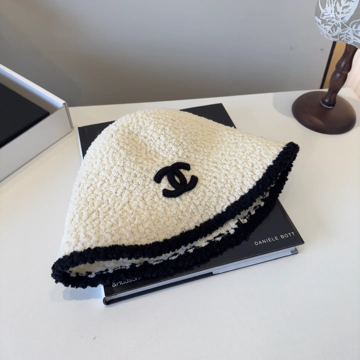 💰60¥ Chanel new wool bucket hat, foldable