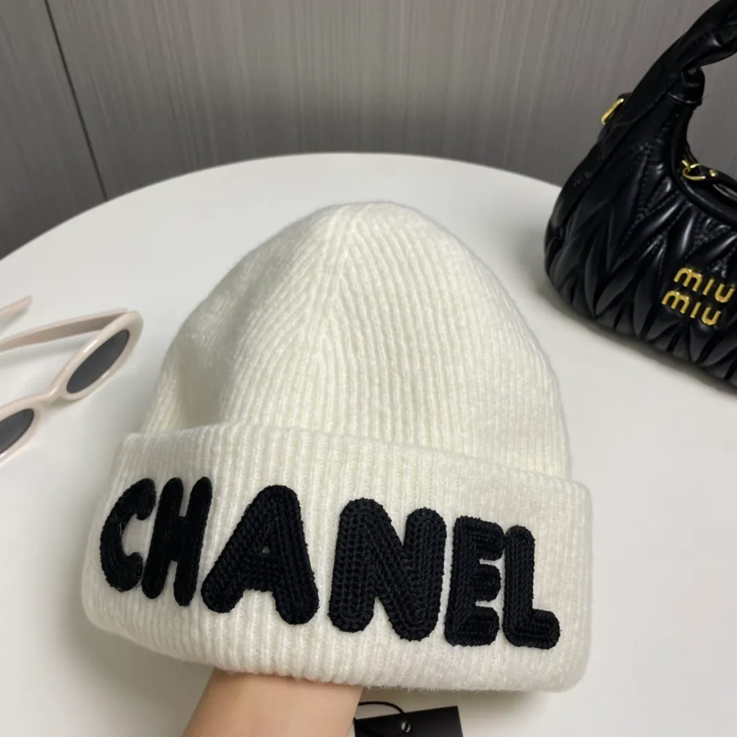 P66 comes with dust bag 🌺 [CHANEL] New wool knitted hat, Xiaohongshu, recommended by major Internet celebrities! Thicker and warmer, fashionable and popular🌸First-class texture, the best brand for keeping warm in autumn and winter, order now, limited quantity available