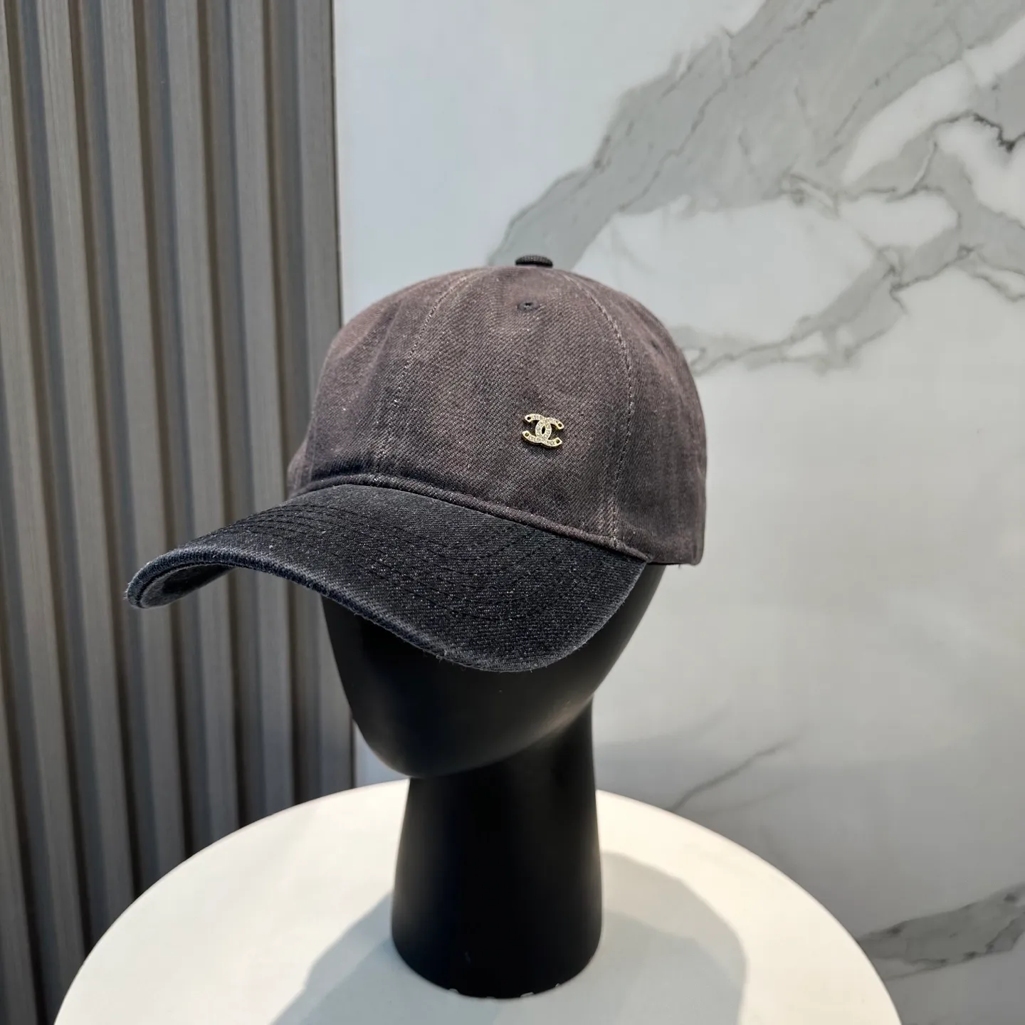 P56 Chanel (Chanel) counter new original washed denim baseball cap, customized three-dimensional logo is exquisite! Original quality, exclusive physical shooting.