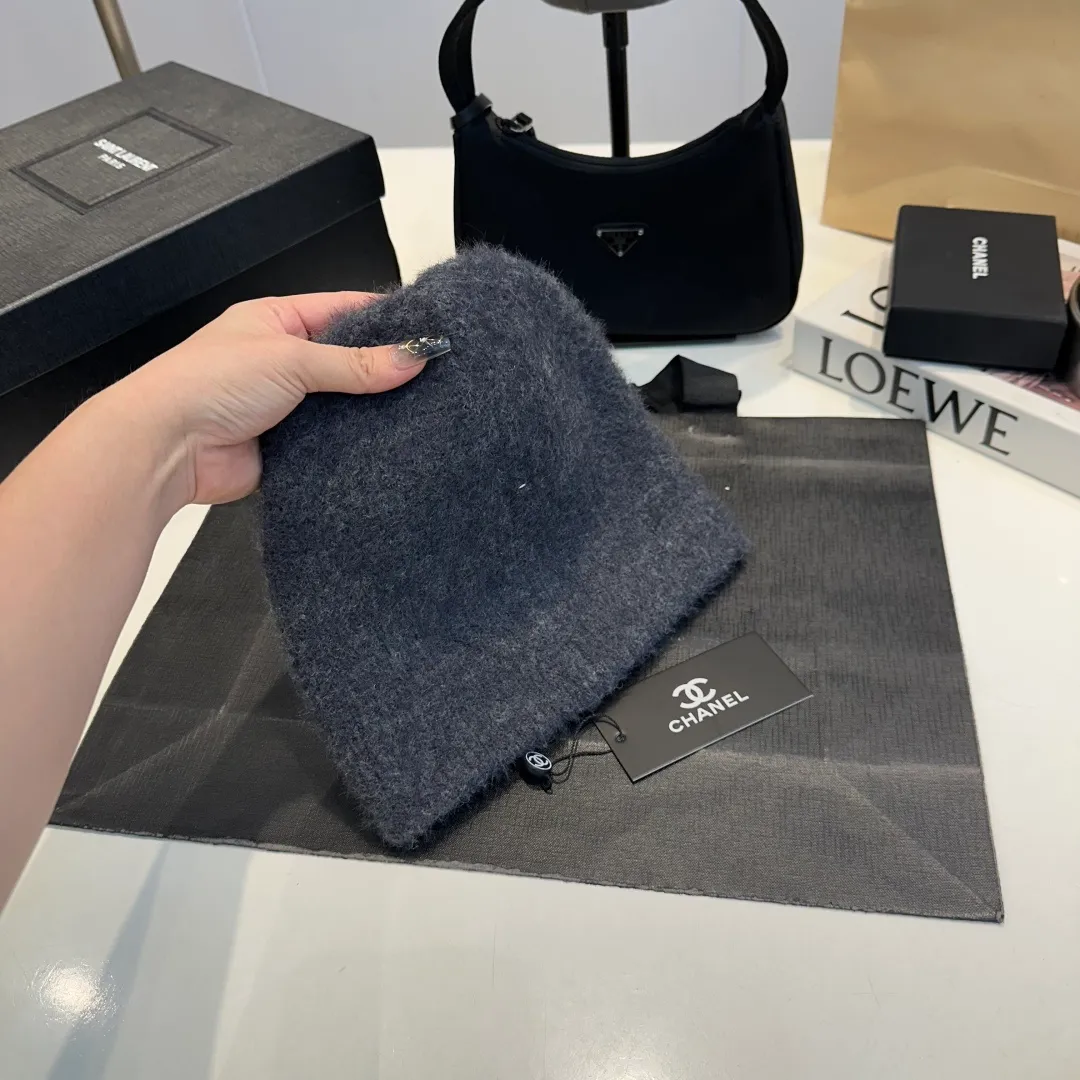 P60 Chanel Chanel 25 autumn and winter new knitted cold hat woven pattern wool knitted beanie