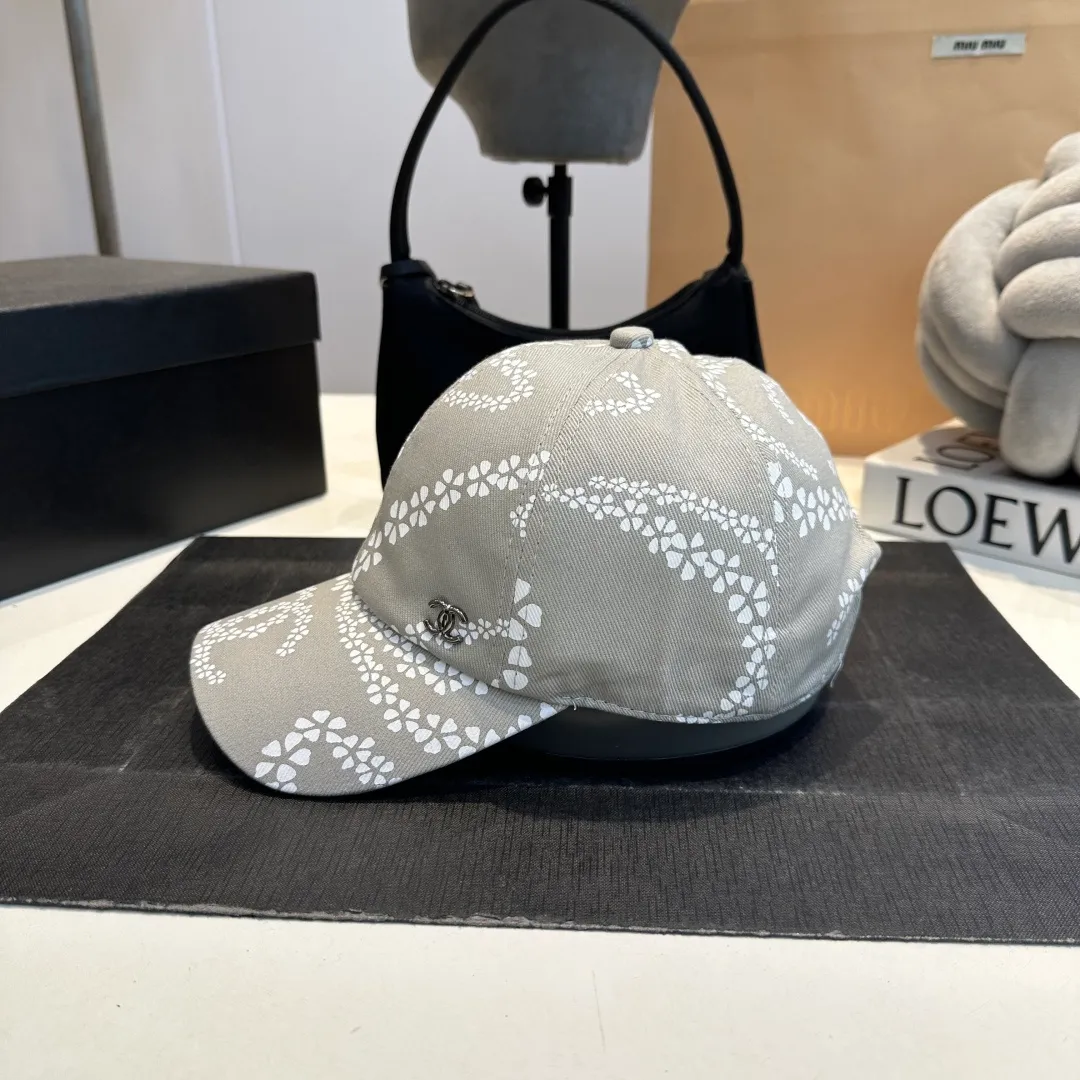 💰60¥ Chanel peaked cap, high-end and elegant, head circumference 57cm