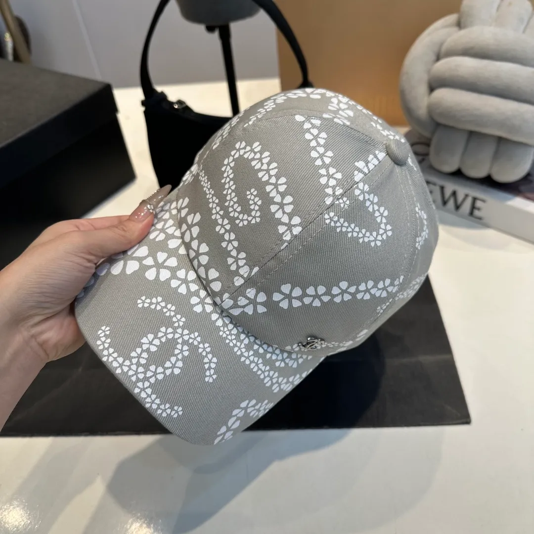 💰60¥ Chanel peaked cap, high-end and elegant, head circumference 57cm