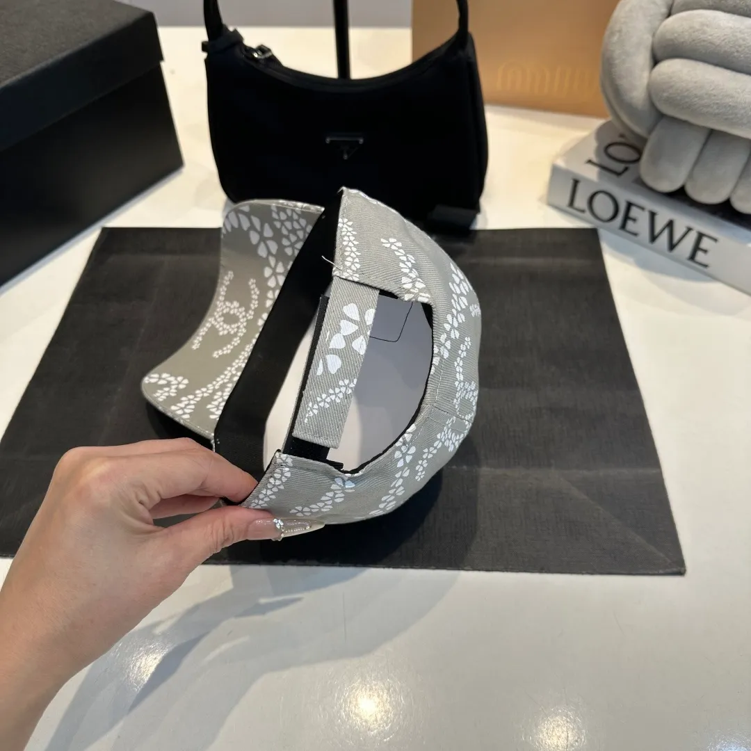 💰60¥ Chanel peaked cap, high-end and elegant, head circumference 57cm