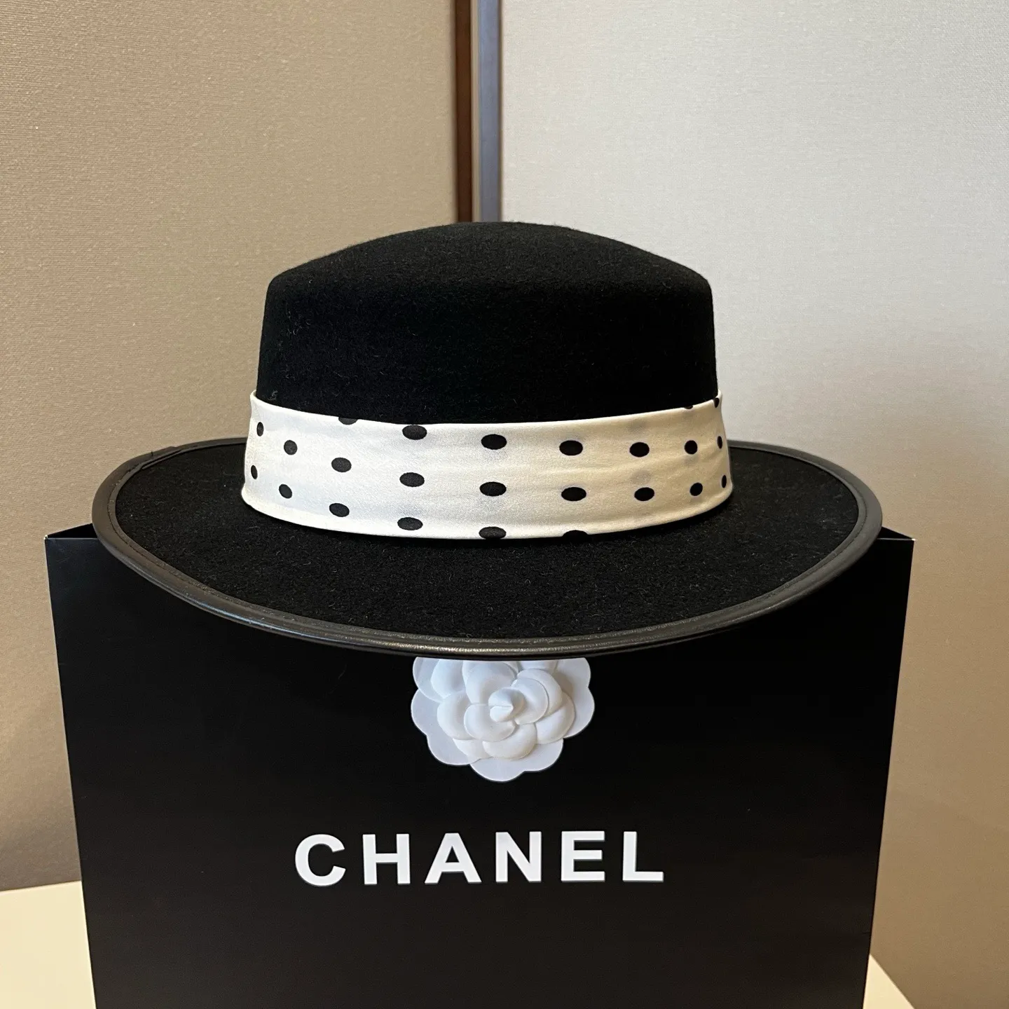 💰190¥ Chanel new wool top hat, flat top hat, 100% wool fabric 🦙%, head circumference 57cm