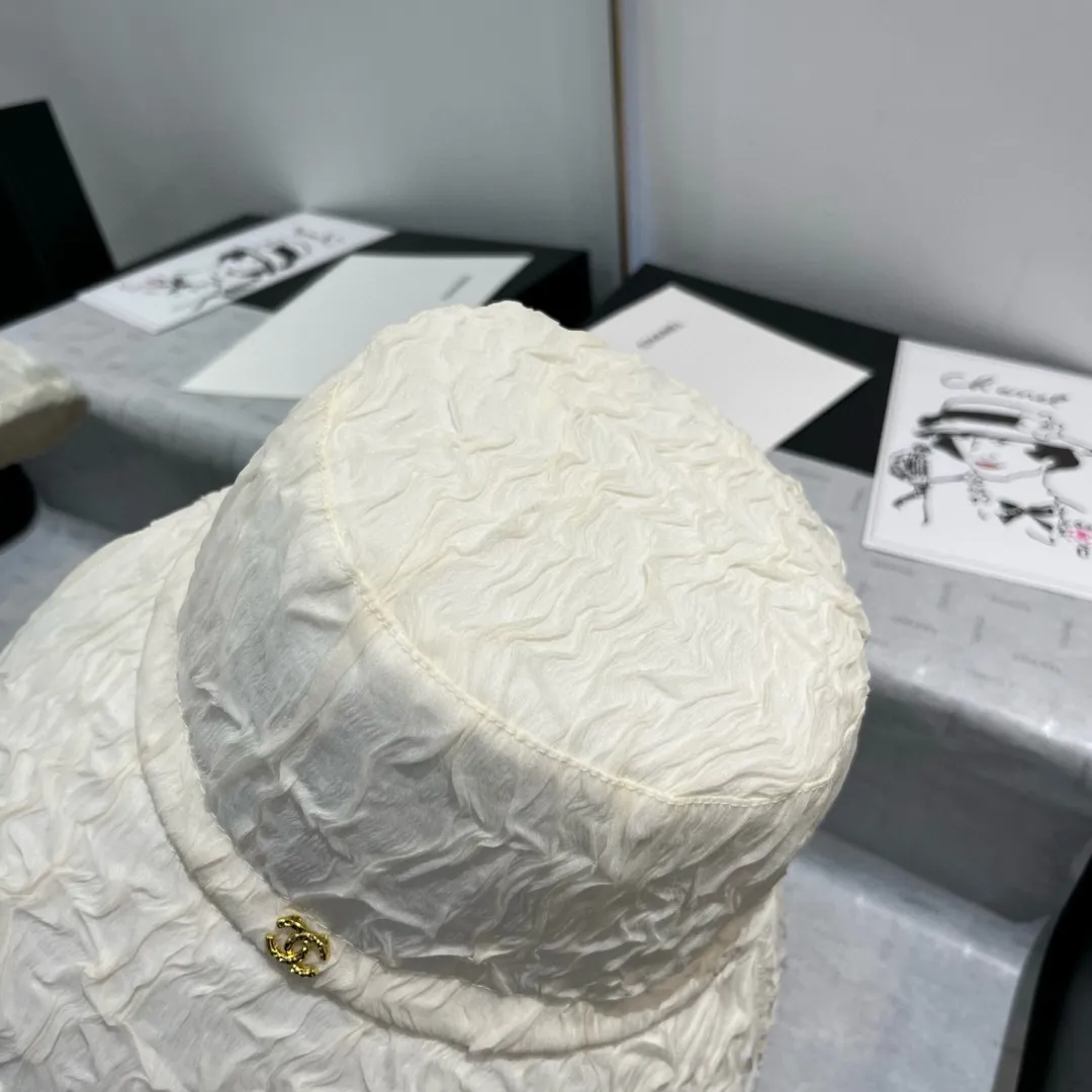 💰120¥ Chanel bucket hat, high-end hand-grip bucket hat, head circumference 57cm, lady style