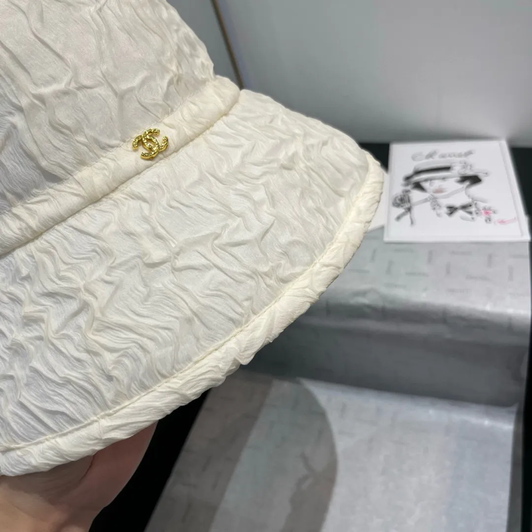 💰120¥ Chanel bucket hat, high-end hand-grip bucket hat, head circumference 57cm, lady style