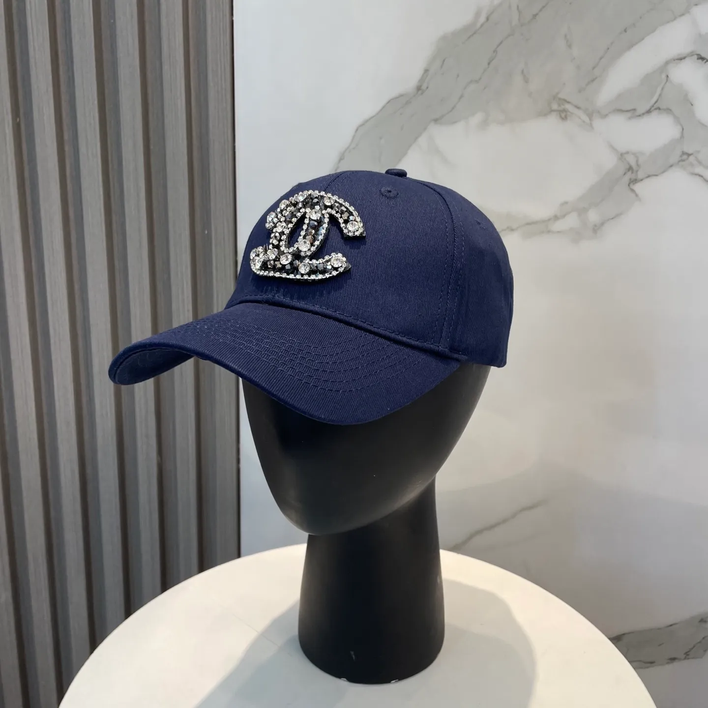 P50 CHANEL new high-end diamond hard-top baseball cap, Xiaoxiang logo is classic and simple, fashionable and casual design, popular new product