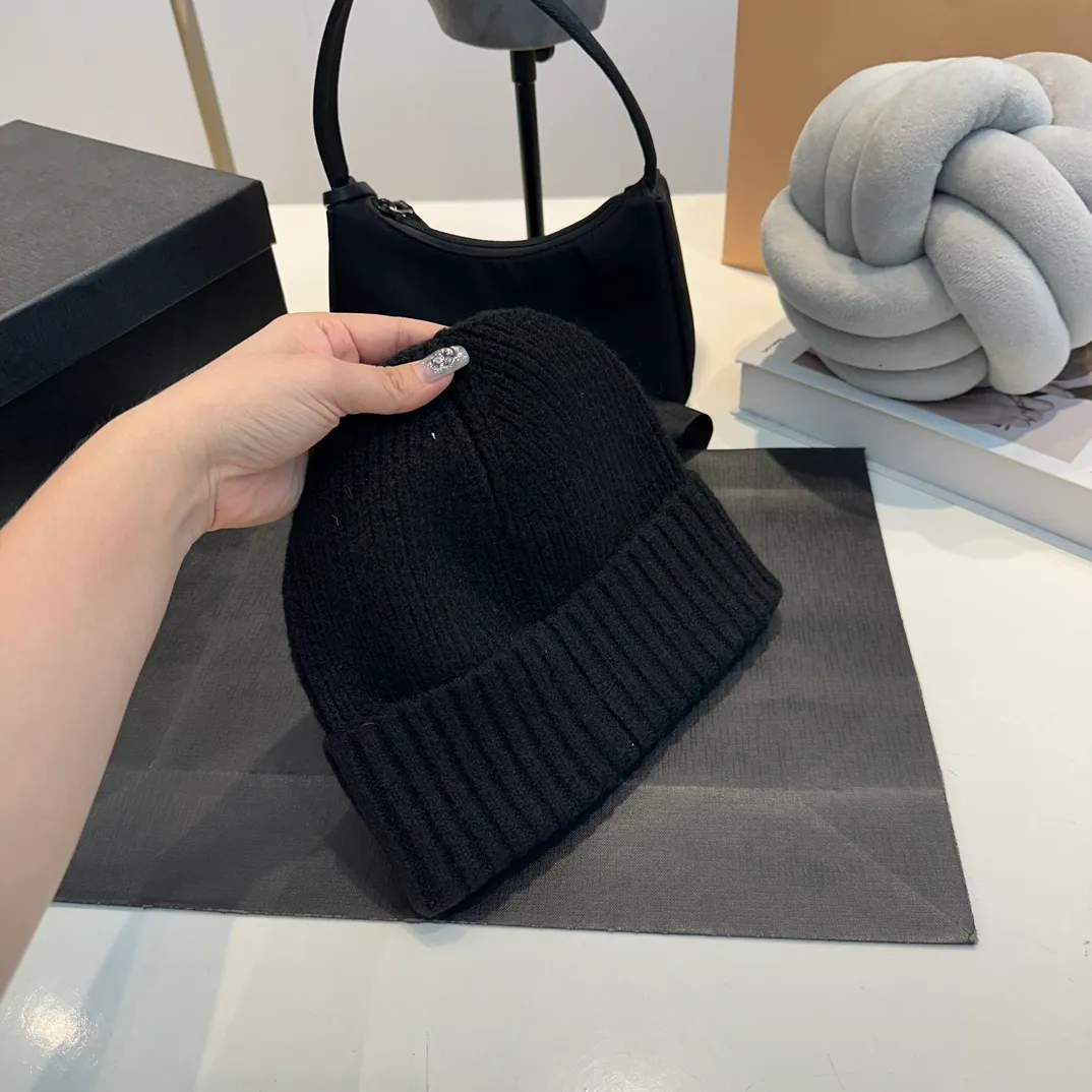 P60 Chanel Chanel new autumn and winter wool hat, wool fabric, complete internal label