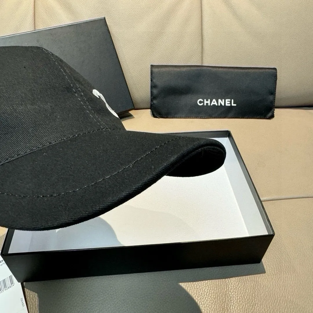 P90, new original baseball cap from Chanel counter, 1:1 mold customization, three-dimensional embroidery, exquisite and flawless! 100% pure cotton fabric, original factory quality, exclusive physical photography.