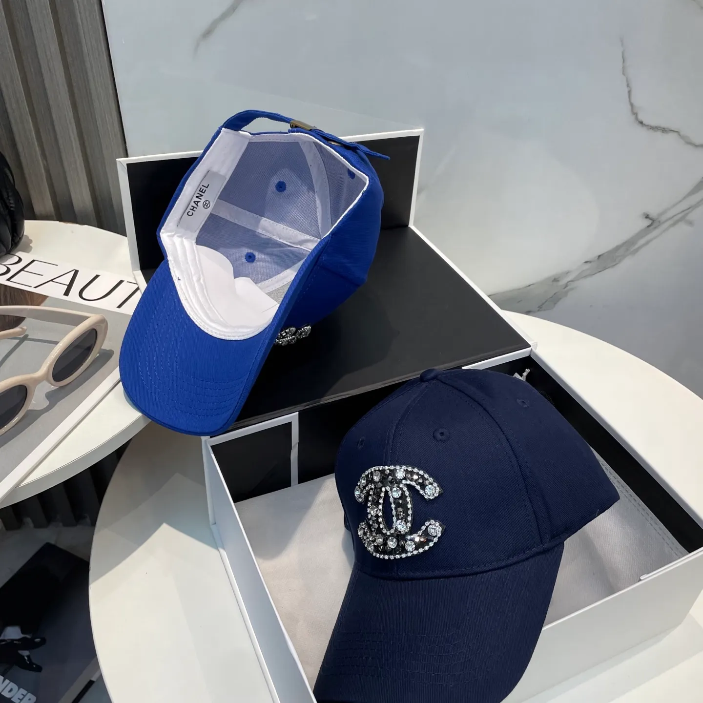 P50 CHANEL new high-end diamond hard-top baseball cap, Xiaoxiang logo is classic and simple, fashionable and casual design, popular new product